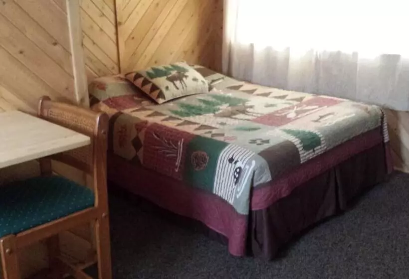 Hotelli Bear Paw Inn