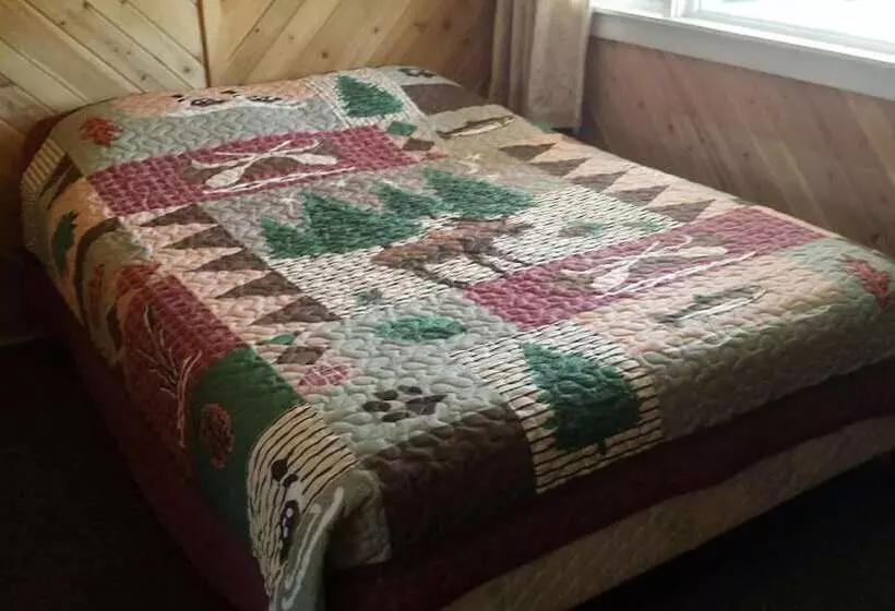 Hotelli Bear Paw Inn