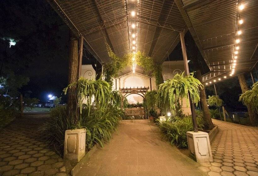 Отель Cabaña Suiza