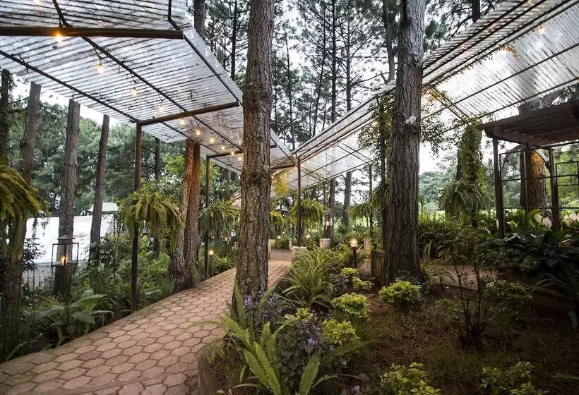 هتل Cabaña Suiza