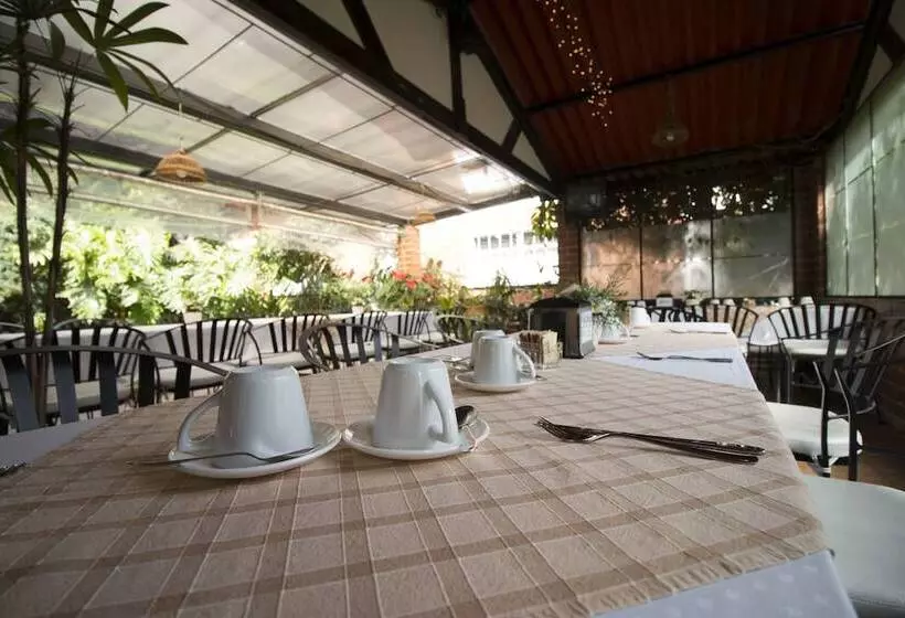 هتل Cabaña Suiza