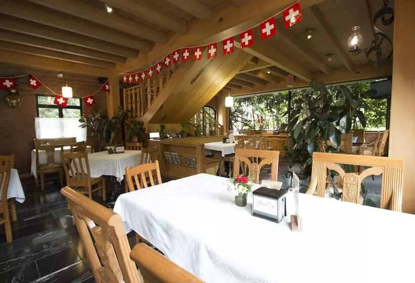 هتل Cabaña Suiza