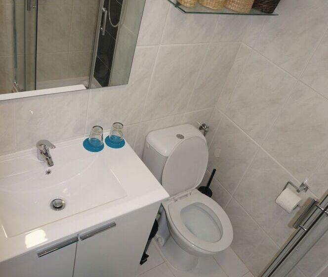 Hotel Oriente Dna Studios & Rooms