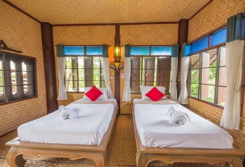 ホテル Phu Proud Resort