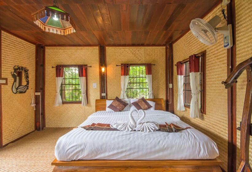 Hotelli Phu Proud Resort