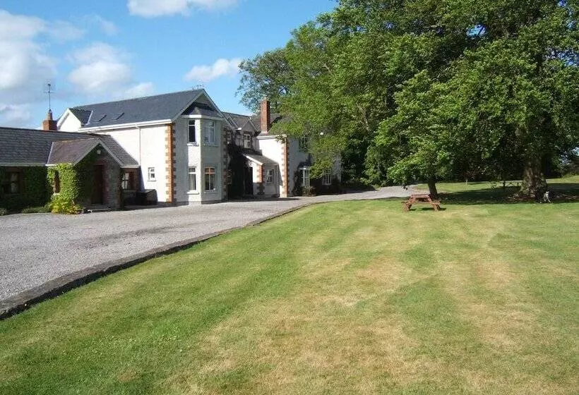 Maaseutuhotelli Coolanowle Country House