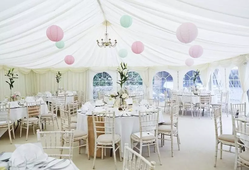 Maaseutuhotelli Coolanowle Country House