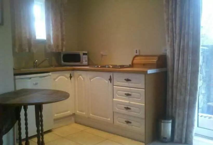 Maaseutuhotelli Coolanowle Country House