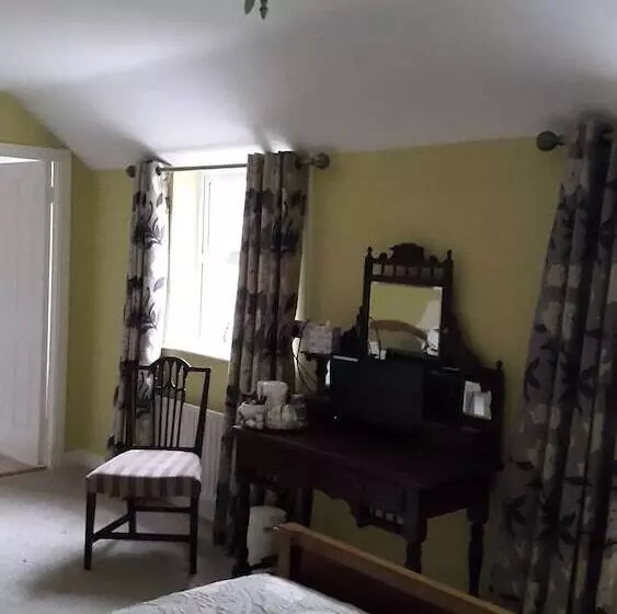 Maaseutuhotelli Coolanowle Country House