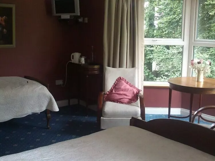 Maaseutuhotelli Coolanowle Country House