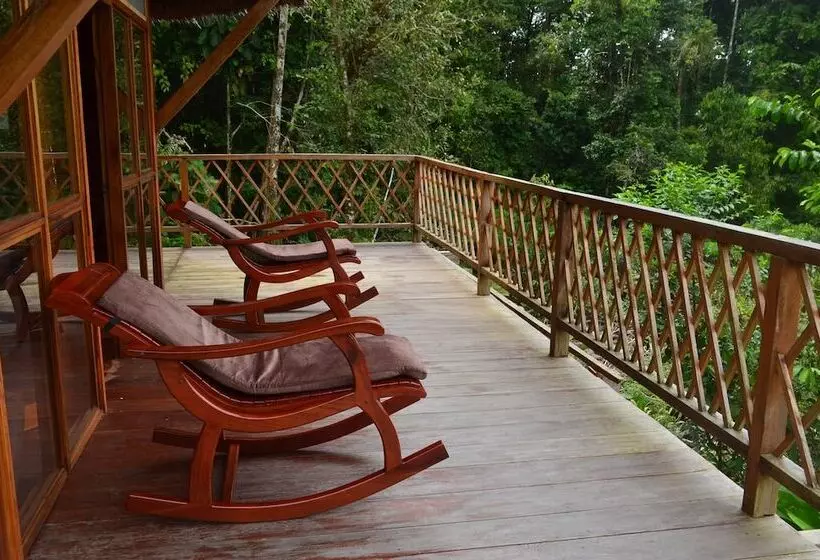 ホテル Sani Lodge