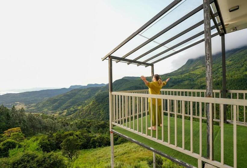 Отель Shanthi Uyana