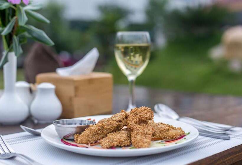 هتل Siddhartha Riverside Resort