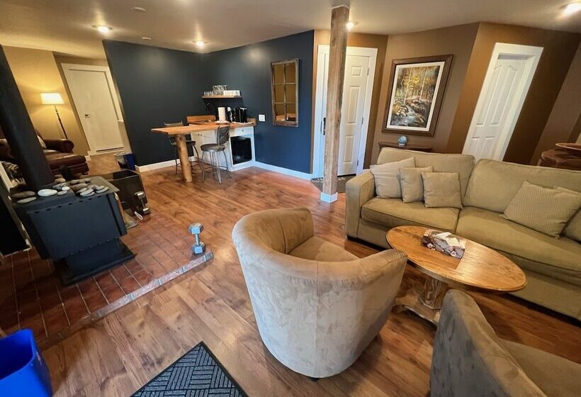 호텔 Similkameen Wild Resort & Winery