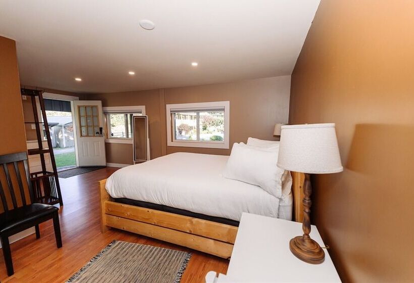 호텔 Similkameen Wild Resort & Winery