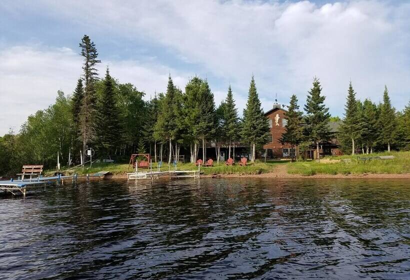 فندق Skyport Lodge