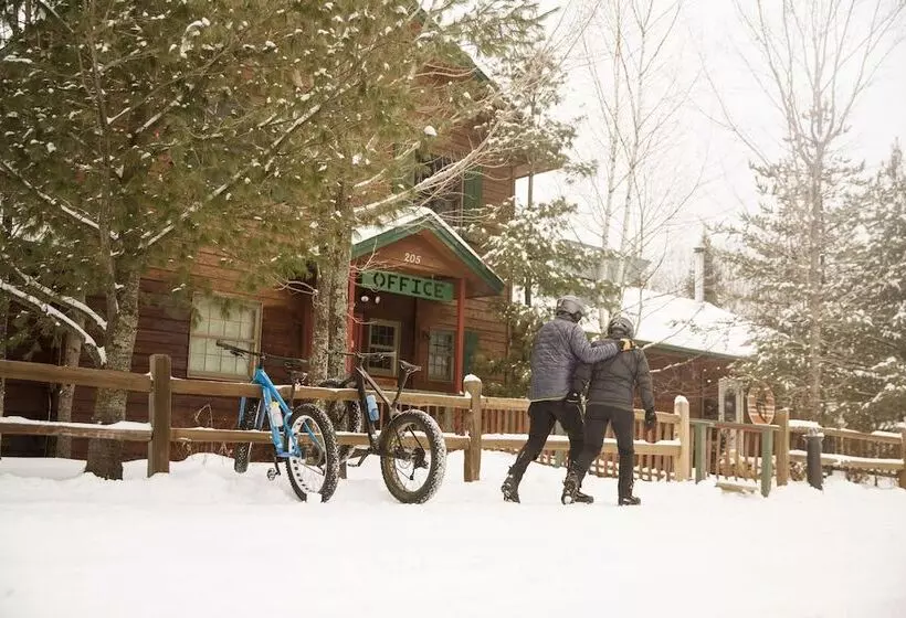 Hotelli Skyport Lodge