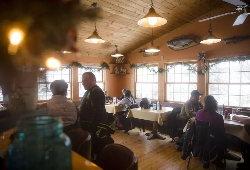 Hotelli Skyport Lodge