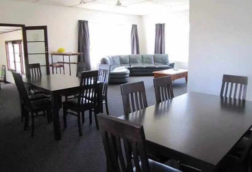 Hotelli Wooden Heart Cafe And Benneydale Lodge