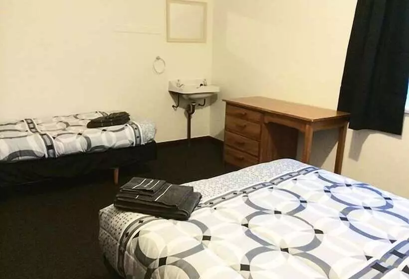 Hotelli Wooden Heart Cafe And Benneydale Lodge