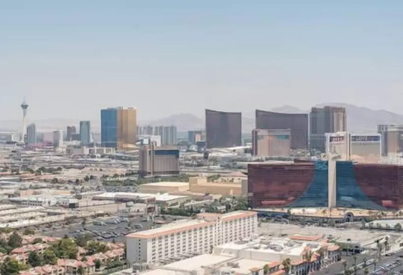 Luxury Suites At The Palms