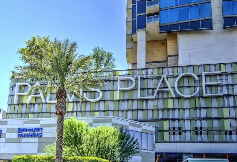 Luxury Suites At The Palms