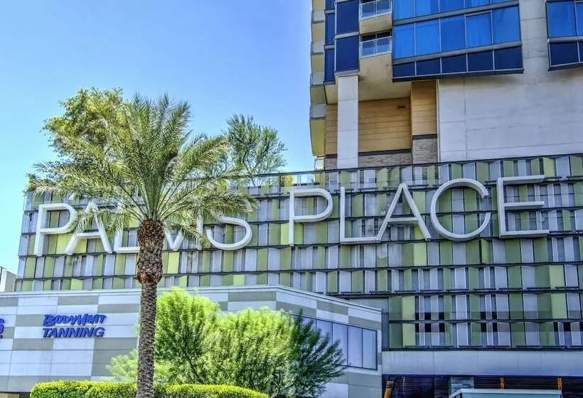 Luxury Suites At The Palms