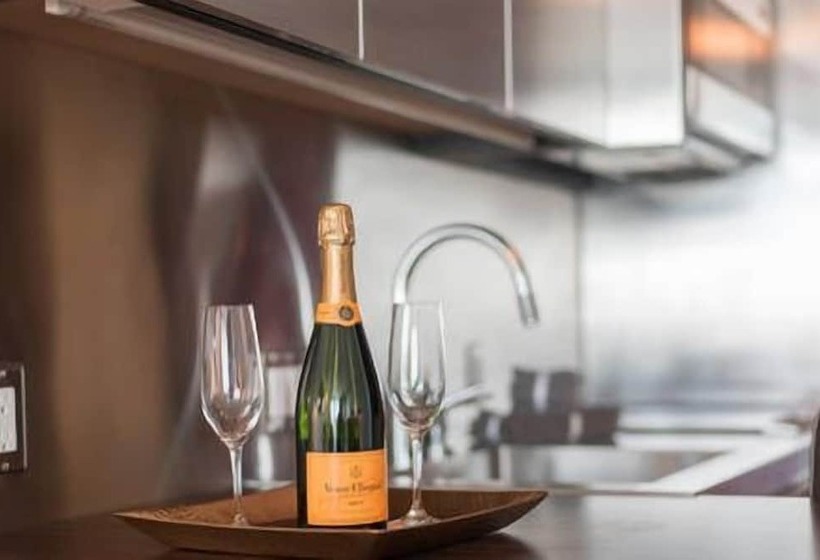 Luxury Suites At The Palms