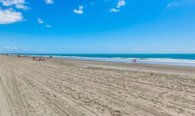 汽车旅馆  Beachcomber Inn