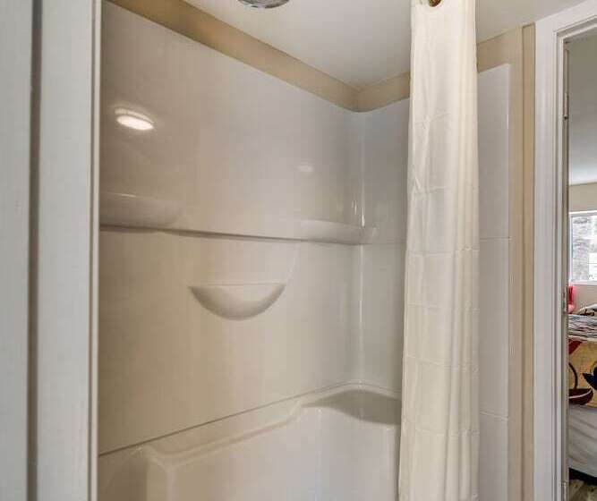 汽车旅馆  Beachcomber Inn