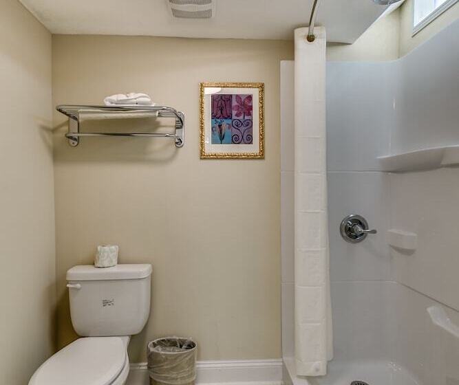 汽车旅馆  Beachcomber Inn