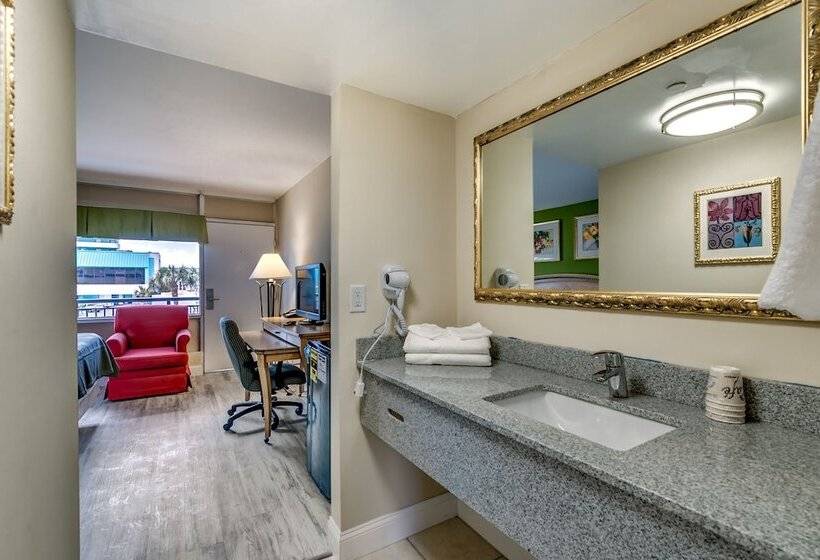 汽车旅馆  Beachcomber Inn