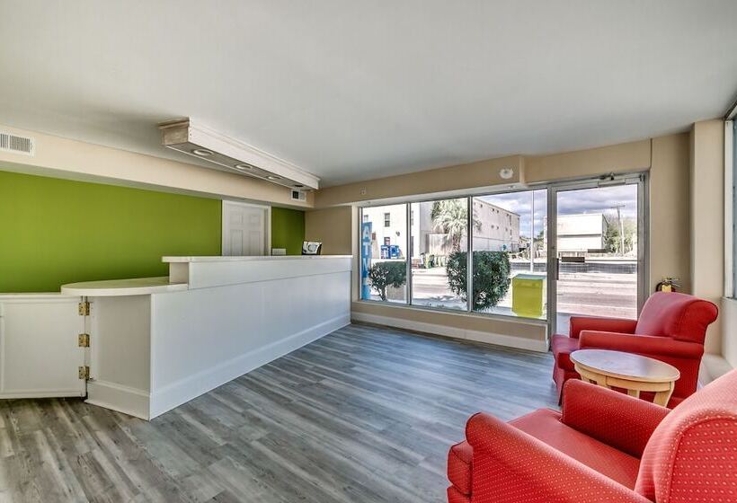 汽车旅馆  Beachcomber Inn