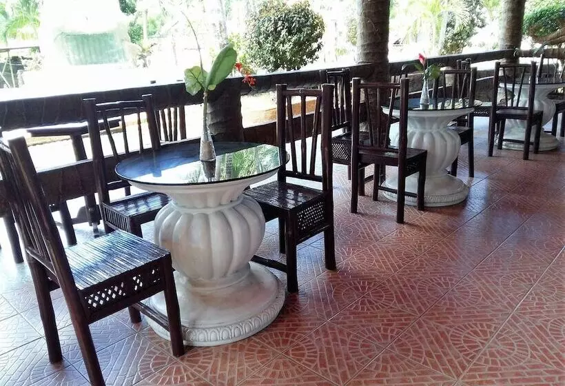 Majatalo Coco Grove Nature Resort