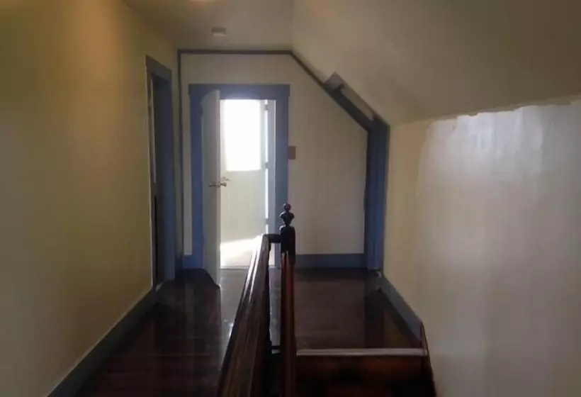 ペンション Conway House