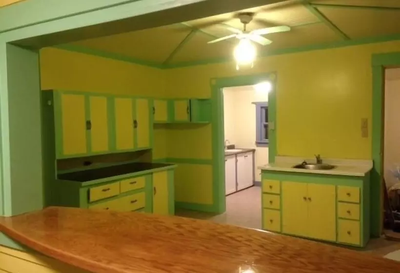 ペンション Conway House