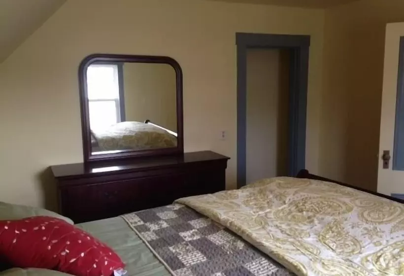 ペンション Conway House