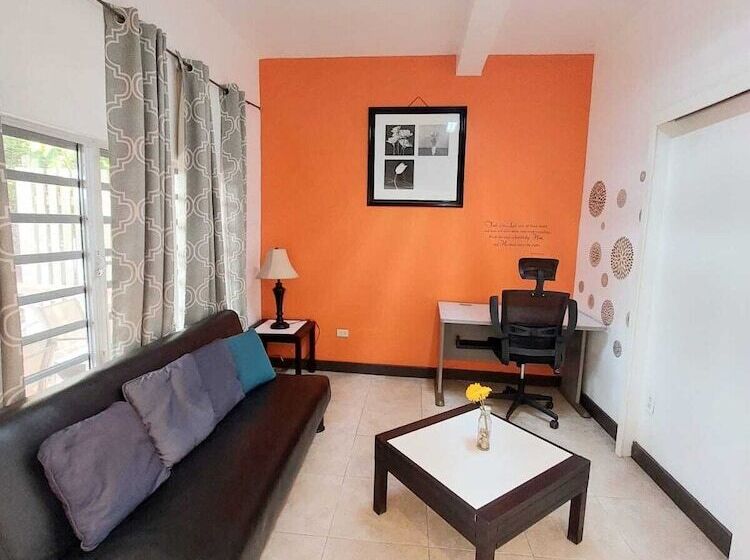 پانسیون La Casa De Joy Airport Apartments