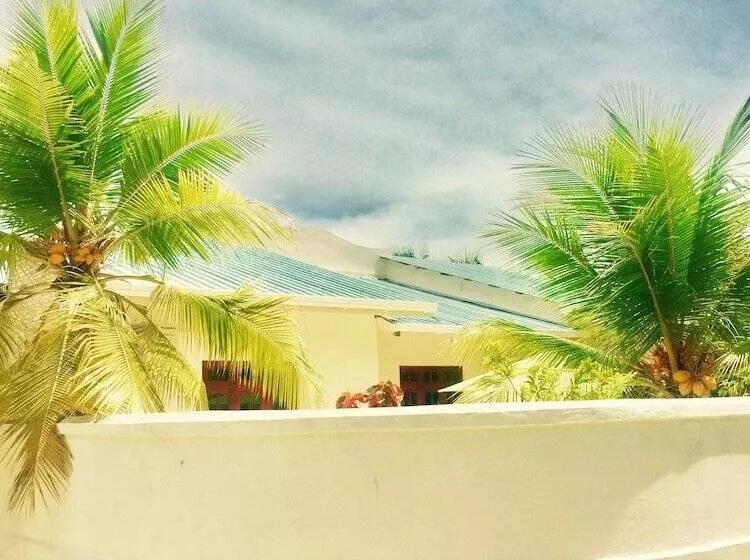 پانسیون Maclura Residence
