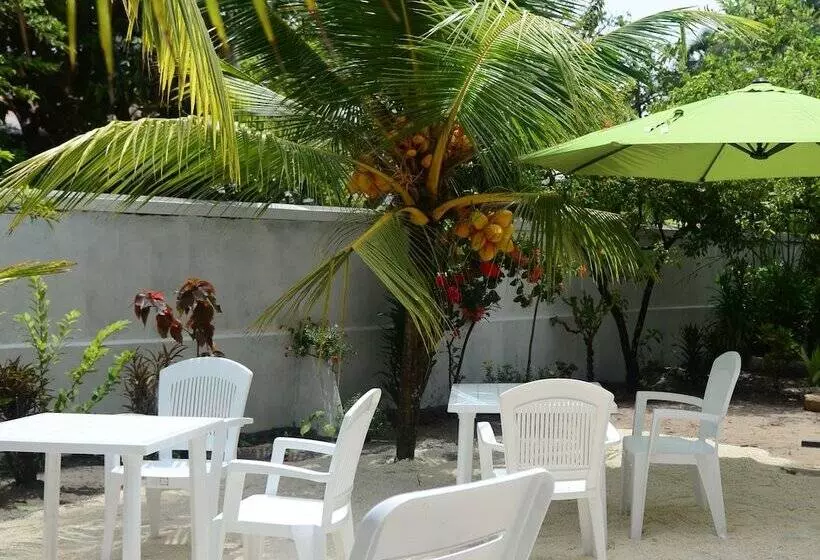 پانسیون Maclura Residence