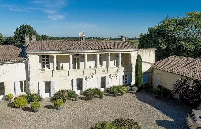 Majatalo Maison D Hotes, Gite, Les Batarelles