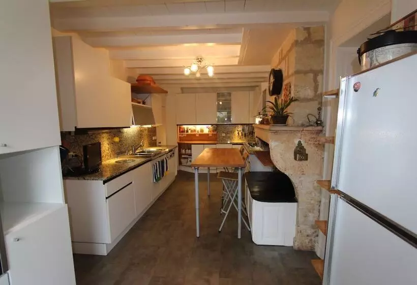 Majatalo Maison D Hotes, Gite, Les Batarelles