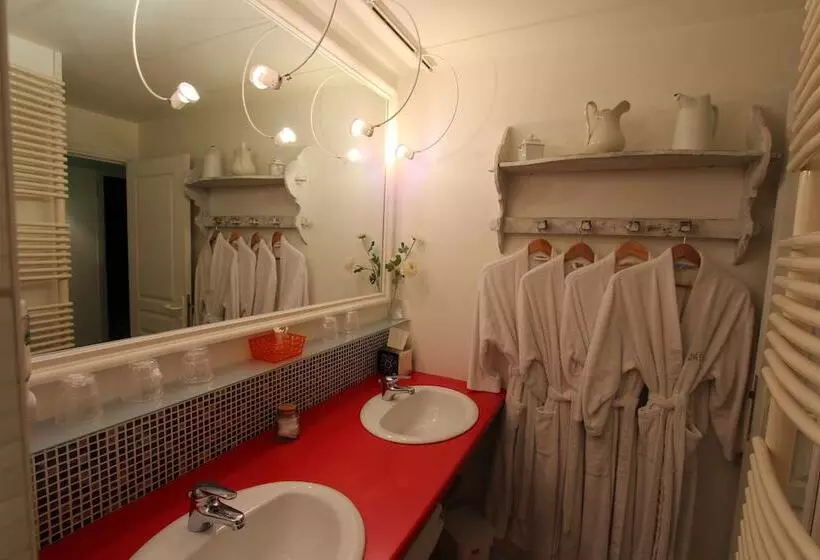 Majatalo Maison D Hotes, Gite, Les Batarelles