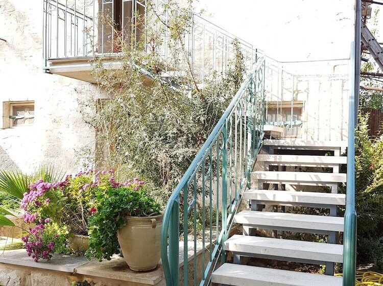 פנסיון Neve Hagar