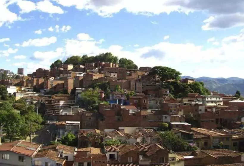 Raiz Hostel