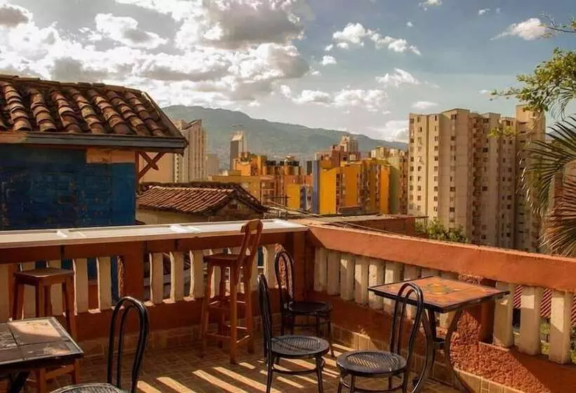 Raiz Hostel