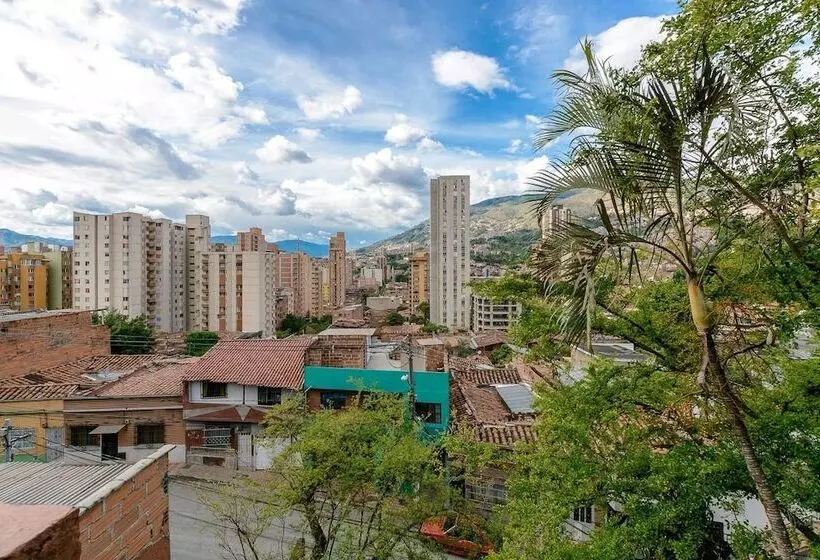 Raiz Hostel