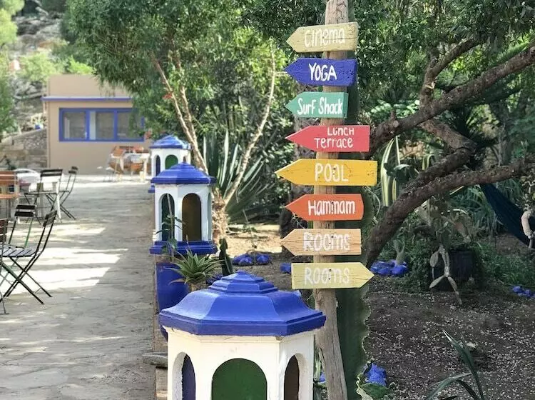 Sandycamps Hostel