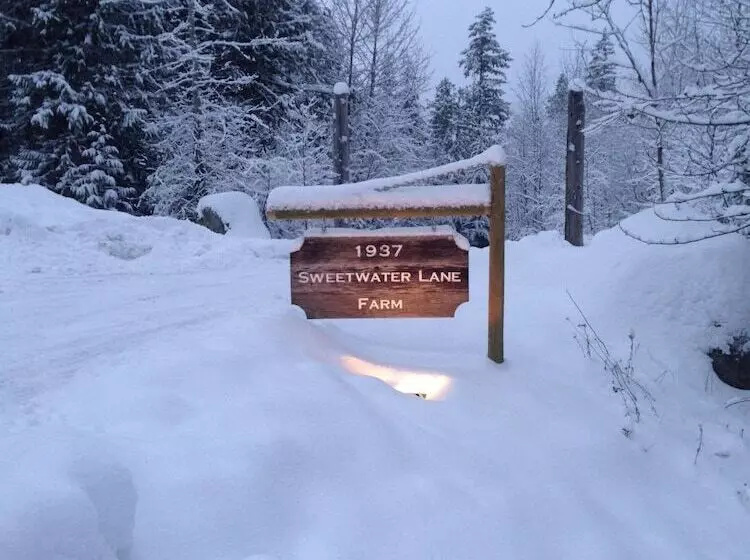 Sweetwater Lane Farm B & B