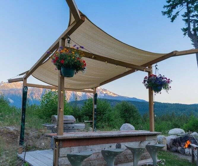 Sweetwater Lane Farm B & B